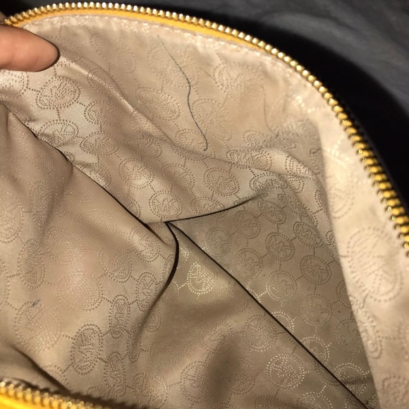 Michael Kors Purse - Picture 6 of 8